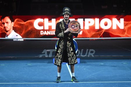 Tenis: Medvedev a pus capăt unei perioade de 882 de zile fără trofee / Au triumfat în acest weekend şi Auger-Aliassime şi Ruud