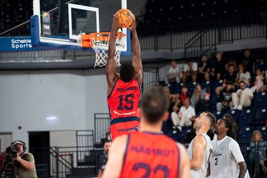 Baschet masculin: Corona Braşov – CSM Oradea, scor 85-90, în grupa C a FIBA Europe Cup