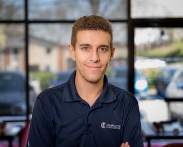 Federaţia Internaţională de Şah îl anchetează pe marele maestru rus Vladimir Kramnik care l-a acuzat pe Daniel Naroditsky că trişa