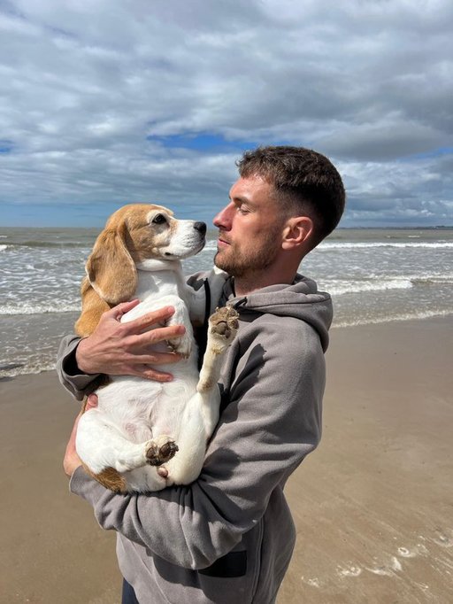 Aaron Ramsey, fost jucător Arsenal, oferă 20.000 euro pentru informaţii care ar ajuta la găsirea câinelui său