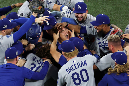 Baseball: Los Angeles Dodgers, campioană în MLB pentru a doua oară consecutiv. Este prima echipă după 25 de ani care reuşeşte o astfel de performanţă 
