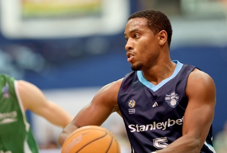 Baschet masculin: CSO Voluntari, neînvinsă şi după al patrulea meci din European North Basketball League