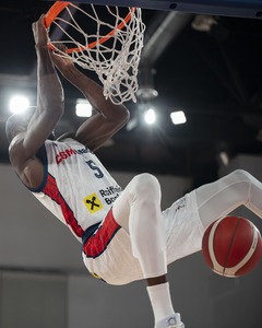 Baschet masculin: CSM Oradea, victorie cu Corona Braşov în FIBA Europe Cup; CS Vâlcea, eşec cu Dinamo Sassari