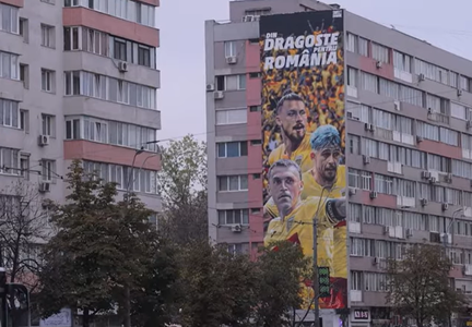 Pictură murală dedicată echipei naţionale, pe un bloc din Bucureşti. “Sper ca imaginea noastră să îi motiveze pe copii să creadă în visul lor” – VIDEO