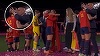 Ouă aruncate asupra fostului preşedinte al Federaţiei Spaniole de Fotbal condamnat după ce a sărutat cu forţa o jucătoare - VIDEO