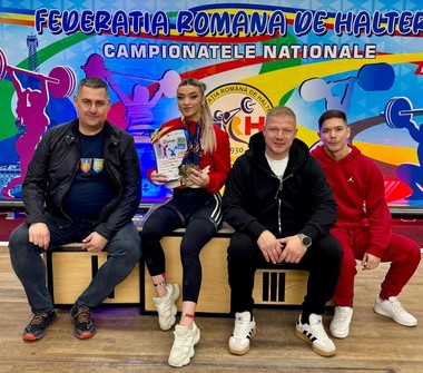 Haltere: Mihaela Valentina Cambei încheie anul cu 6 medalii de aur la Naţionalele de seniori şi tineret