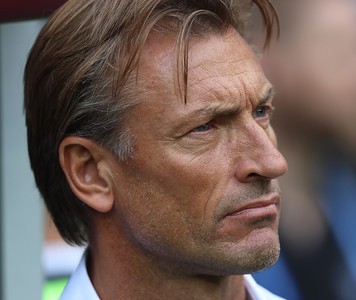 Fotbal: Herve Renard şi-a întrerupt conferinţa de presă în timpul chemării la rugăciune