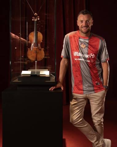 Jamie Vardy, „călcat” de hoţi în timp ce juca pentru Cremonese în meciul cu AS Roma