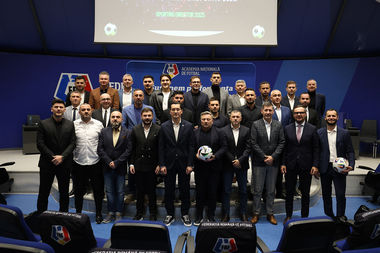 Cristian Săpunaru, Nicolae Dică, Bogdan Lobonţ şi Dragoş Grigore au primit diplome de Director Sportiv. Ei au participat la cursul organizat de FRF