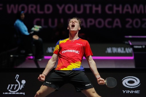 Tenis de masă: Iulian Chiriţa face spectacol la Campionatul Mondial de Juniori. Este în sferturi la simplu / Astăzi el joacă şi în semifinale la dublu masculin şi în finala de dublu mixt
