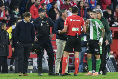 Liga: Sevilla FC a primit o sancţiune de trei meciuri cu porţile închise parţial ca urmare a incidentelor de la derbi