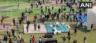 Scaune aruncate pe gazon, fluierături: Vizita lui Messi pe un stadion din India s-a transformat într-un fiasco - VIDEO
