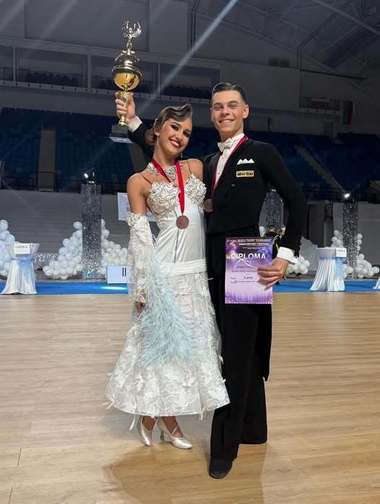 Dans Sportiv: Patrick Berbece şi Andreea Sturzinschi, medalie de bronz la CE de tineret