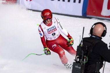 Schi alpin: Cornelia Hütter a câştigat proba de coborâre de la Val-d'Isère. Lindsey Vonn a fost a treia