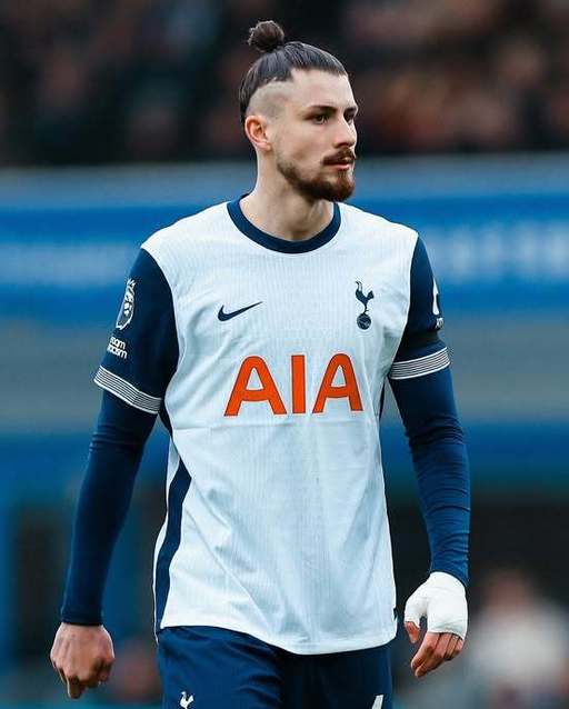 Premier League: Tottenham se impune la Crystal Palace, 1-0, iar Radu Drăguşin a revenit în meci oficial