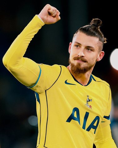 Radu Drăguşin a revenit pe teren după aproape un an: A fost cea mai mare provocare a vieţii mele, dar ştiam că voi vedea lumina la capătul drumului - VIDEO