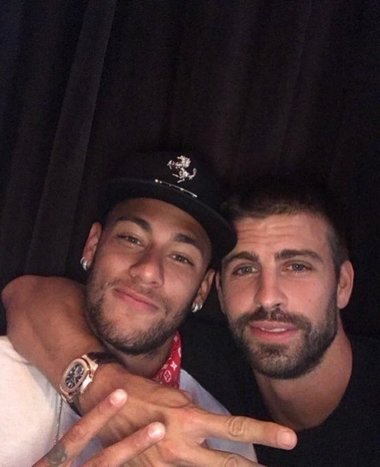 „Ştiam deja că va pleca”: Un fost jucător al FC Barcelona dezvăluie culisele celebrului tweet „Se queda” dintre Neymar şi Pique