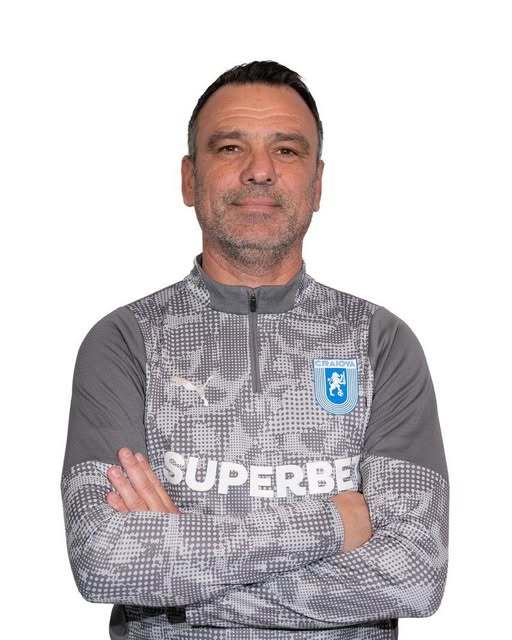 Antrenorul Anton Petrea părăsește echipa Universitatea Craiova din Superliga