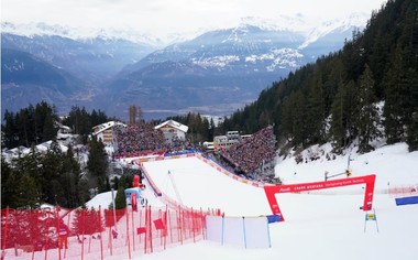 Etapa Cupei Mondiale de schi alpin găzduită de Crans-Montana se menţine, în ciuda tragediei din staţiune