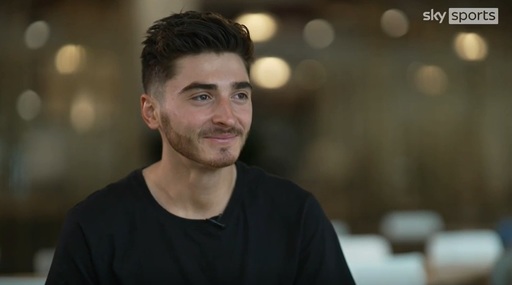 Joshua Cavallo, primul jucător profesionist care şi-a dezvăluit orientarea sexuală, îşi acuză fostul său club de homofobie
