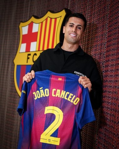 Joao Cancelo revine la FC Barcelona, împrumutat de la Al-Hilal