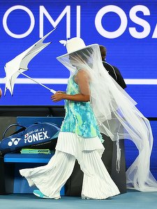 Naomi Osaka s-a calificat în turul doi la Australian Open. Sorana Cîrstea, următoarea adversară