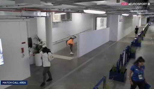 UPDATE - Coco Gauff şi-a distrus racheta pe culoarele Rod Laver Arena, după eşecul cu Elina Svitolina de la Australian Open: Credeam că nu sunt filmată - VIDEO
