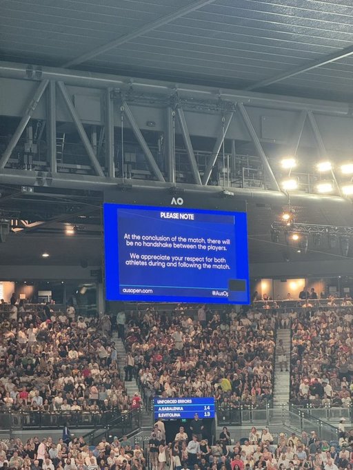 Australian Open: Mesaj afişat pe ecranul de la Rod Laver Arena pentru a anunţa lipsa strângerii de mână între Sabalenka şi Svitolina 