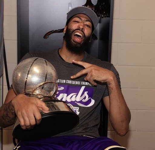 NBA: După doar un an, Anthony Davis a fost transferat de la Dallas Mavericks la Washington Wizards