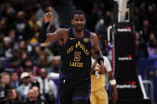 Baschet: Deandre Ayton (LA Lakers) a fost reţinut la aeroportul din Bahamas, fiind suspectat de posesie de marijuana