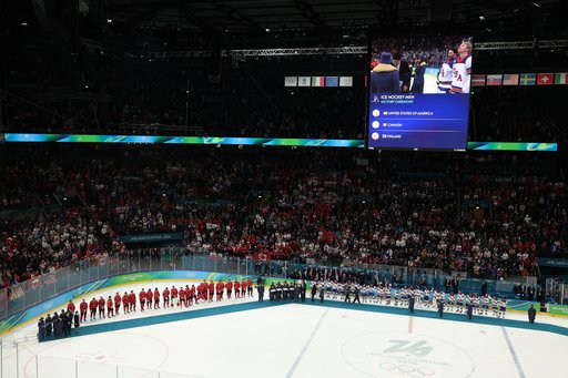 SUA, campioană olimpică la hochei pe gheaţă: Cum a petrecut directorul FBI în vestiar. Ce glume a făcut Donald Trump - VIDEO