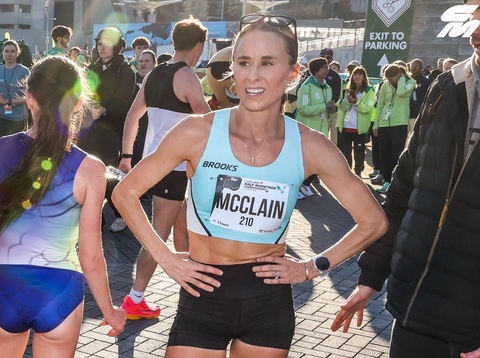 Premii în bani oferite alergătoarelor de la semimaratonul Statelor Unite care au fost deviate de la traseu de vehiculul ghid. Cele trei sportive care primesc compensaţii erau în frunte în momentul erorii