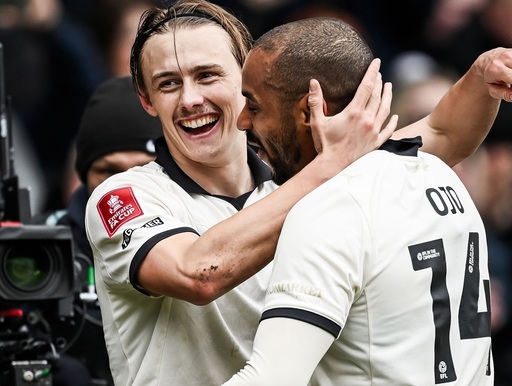 Surprize în Cupa Angliei: Port Vale, din liga a treia, şi Southampton, din liga secundă, au eliminat echipe de prim eşalon şi sunt în sferturi