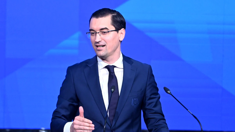 Răzvan Burleanu, după ce a fost reales la şefia FRF: Îmi pare rău că procedura de alegeri a arătat astfel. Această distracţie nu era inclusă pe agendă