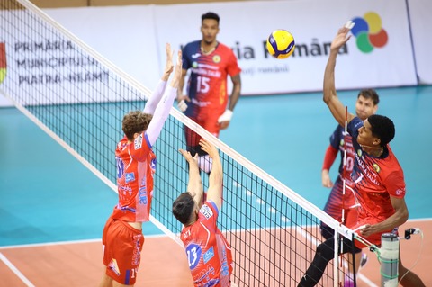 Volei masculin: SCM Zalău şi Arcada Galaţi, victorii în primul meci din semifinalele Cupei României