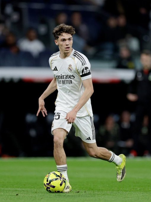 Thiago Pitarch, tânărul jucător al echipei Real Madrid, a ales să joace pentru Spania