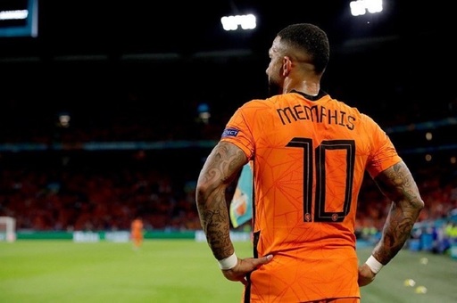 Corinthians: Cu telefonul pe banca de rezerve, Memphis Depay a fost mustrat de staful său în timpul meciului
