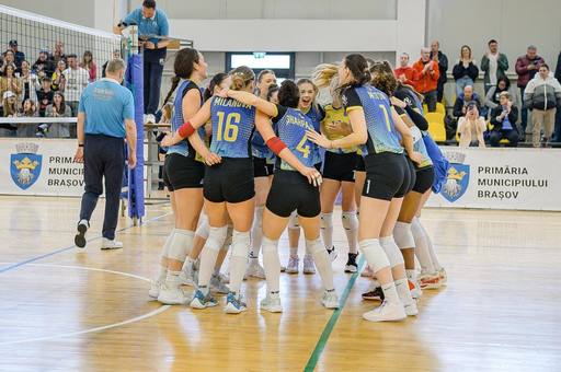 Volei feminin: Corona Braşov, a treia semifinalistă a Diviziei A, după meci decisiv în sferturi