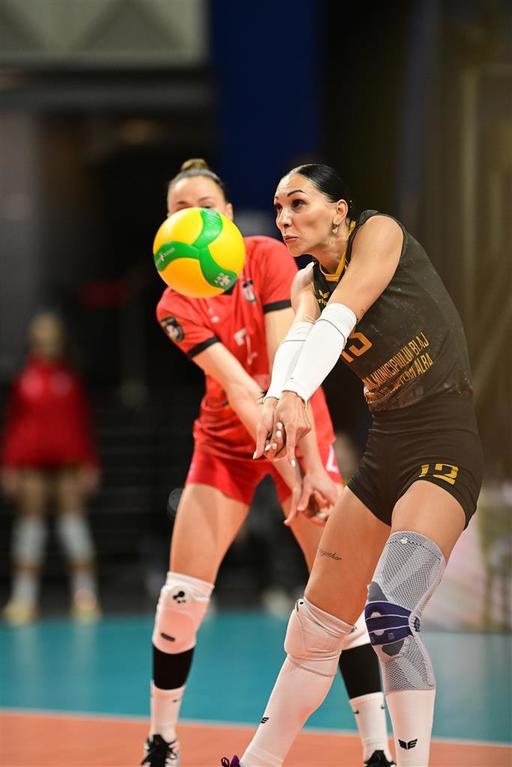Volei feminin: Volei Alba Blaj, victorie cu Corona Braşov în primul meci din semifinalele Diviziei A