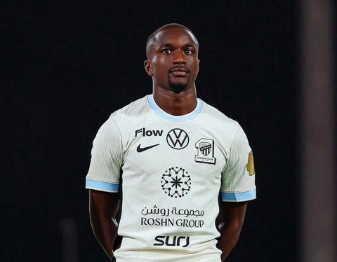 Fotbal: Atacantul Moussa Diaby, eliminat pentru că a lovit un adversar în zona genitală - VIDEO