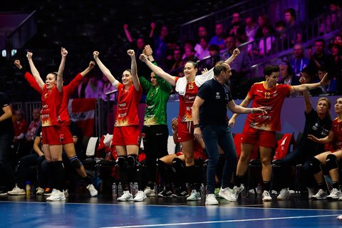Handbal feminin: România, victorie cu Polonia şi se califică la Turneul Final Four al EHF Euro Cup