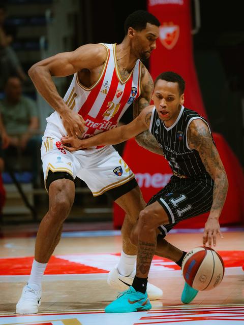 Baschet masculin: Meci de gală pentru U BT Cluj, în deplasare, scor 76-86, cu Steaua Roşie Belgrad