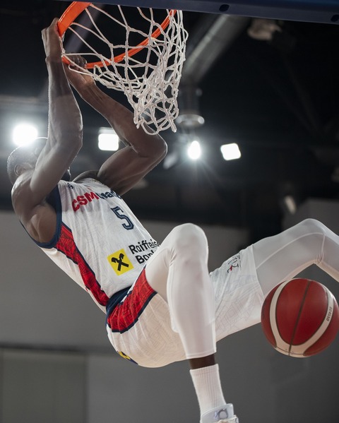 Baschet masculin: Sezonul regulat al Ligii Naţionale, la final; urmează faza play-off, în care intră şi campioana U BT Cluj