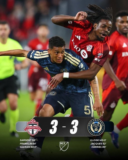 Portarul echipei Toronto FC a marcat şi a reuşit egalarea în prelungirile meciului cu Philadelphia din MLS - VIDEO