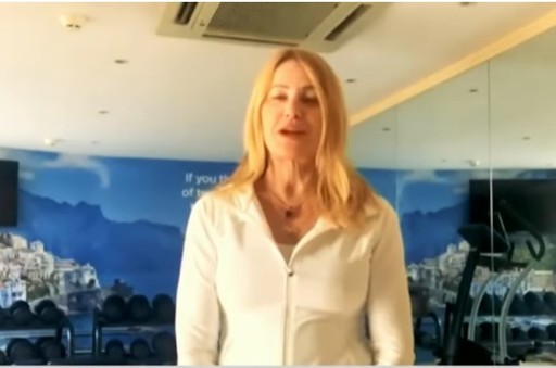 Gala News.ro - Mesajul Nadiei Comăneci: Perfecţiunea nu este un punct final. Este ceva ce construim în fiecare zi cu paşi mici, cu răbdare şi curaj  - VIDEO
