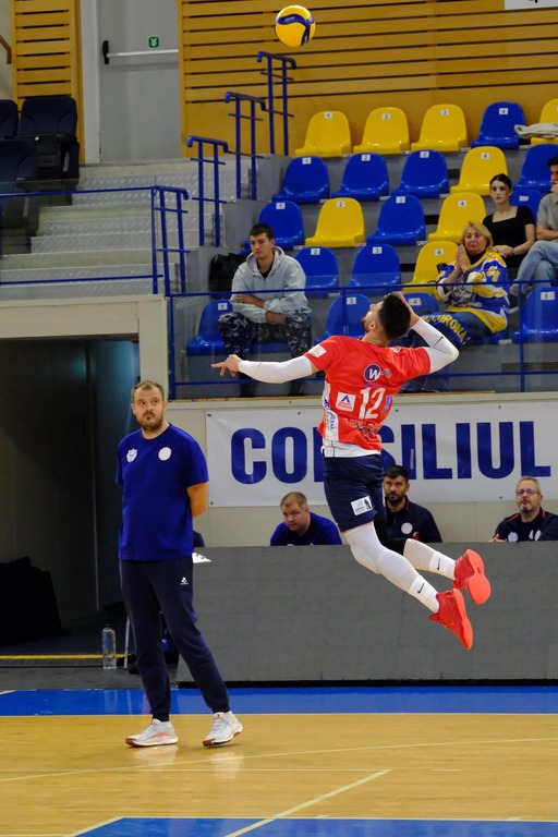 Volei masculin: Arcada Galaţi – Dinamo Bucureşti, scor 3-2, în meciul 3 ...