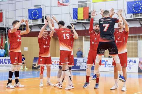 Volei masculin: Dinamo Bucureşti, victorie în decisiv cu Arcada Galaţi şi câştigă titlul 20 din palmares