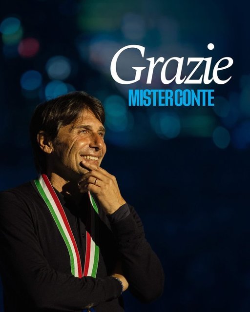 Napoli a oficializat despărţirea de antrenorul Antonio Conte