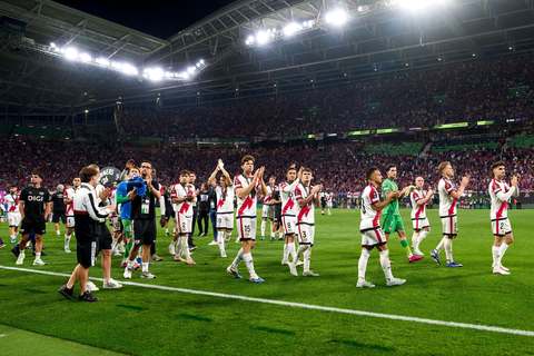 Conference League: Dezamăgiţi, jucătorii echipei Rayo Vallecano regretă ocaziile ratate în finala cu Palace