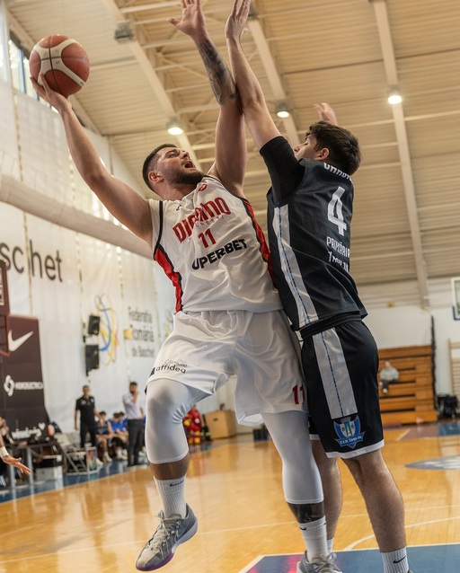 Baschet masculin: SCMU Craiova, victorie cu Dinamo Bucureşti în lupta pentru bronzul sezonului; scorul general, 1-1